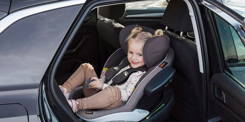 Cómo limpiar y mantener tu silla de coche para bebés